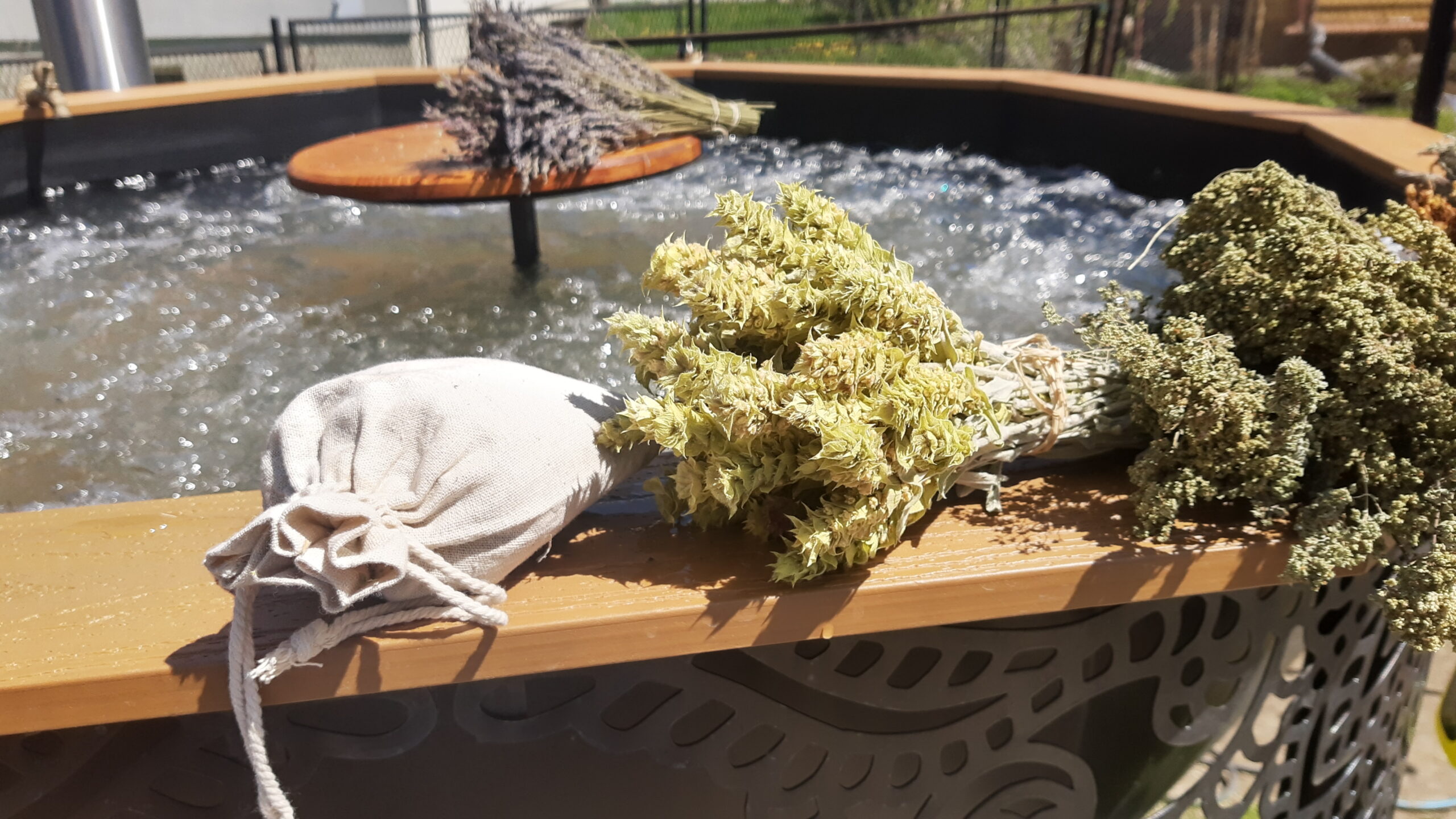 gojnik kąpielowy na wannie